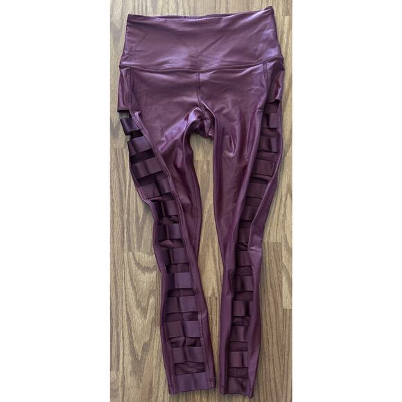 Victoria Sport Knockout HighWaist Burgundy Leggings With Side Cutout Detail Sz S - Picture 5 of 9